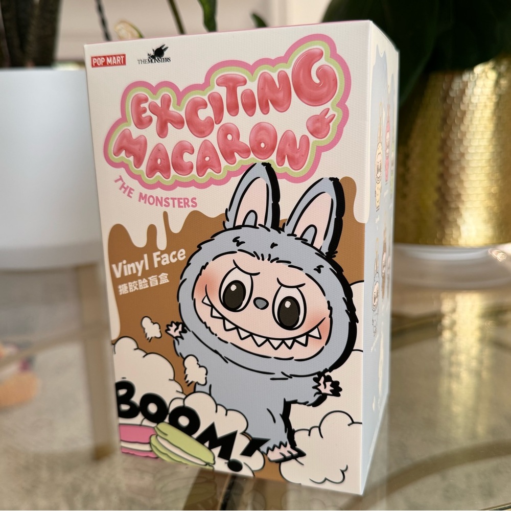 NWT Exciting Macaron Vinyl Face - Green Grape